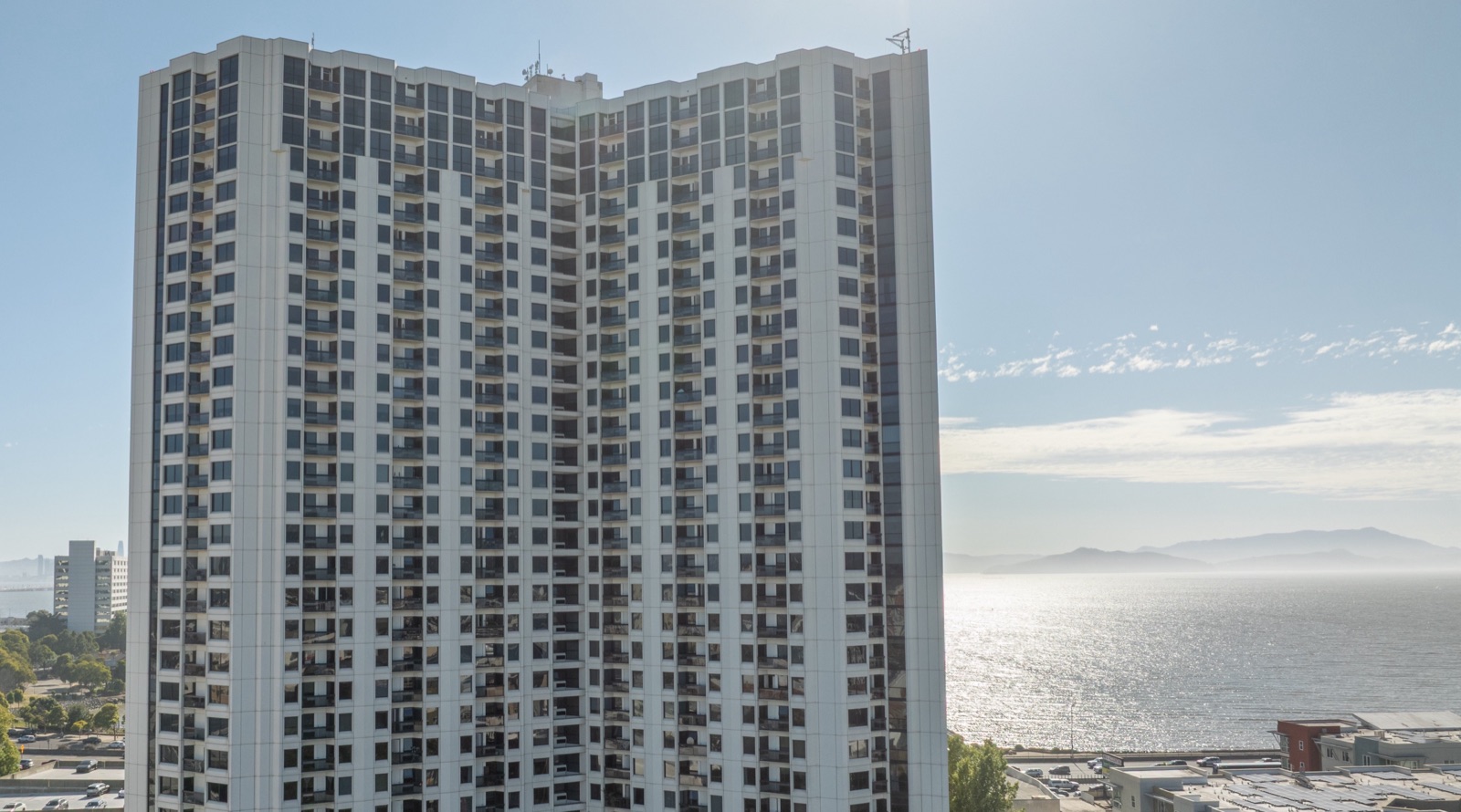 Pacific Park Plaza, photo 3